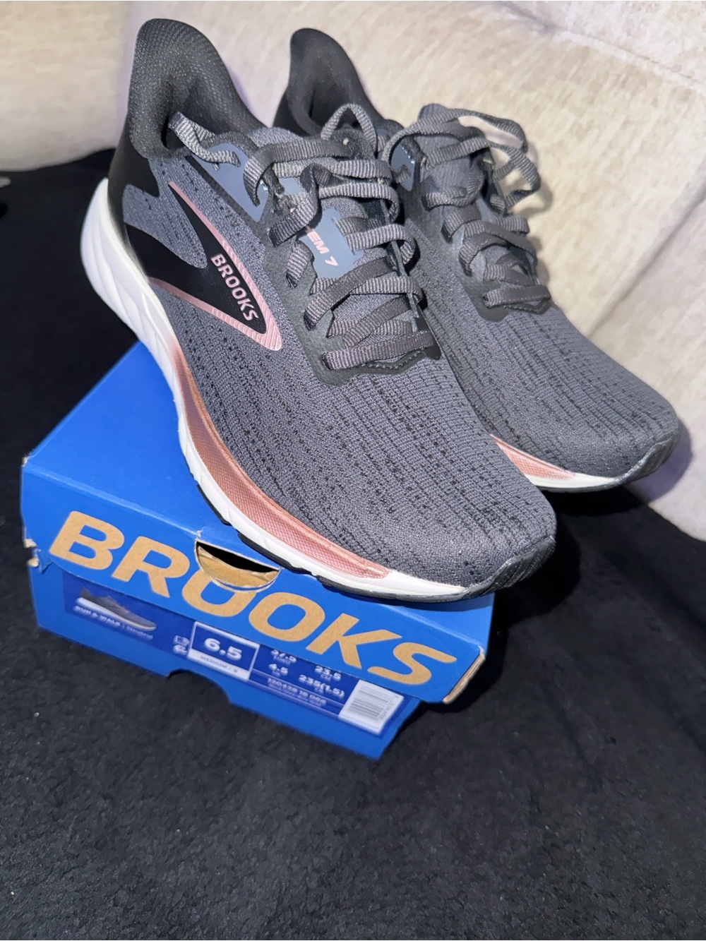 Brooks Women's Anthem 7 Gray Running Shoes with PurpleAccents